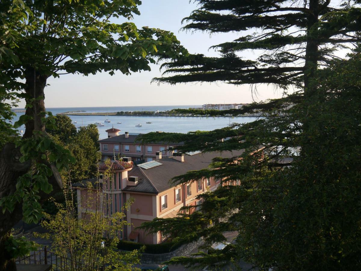 Eguzkilorea Hondarribia Exterior photo